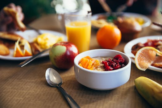 bowl of oatmeal with fresh berries