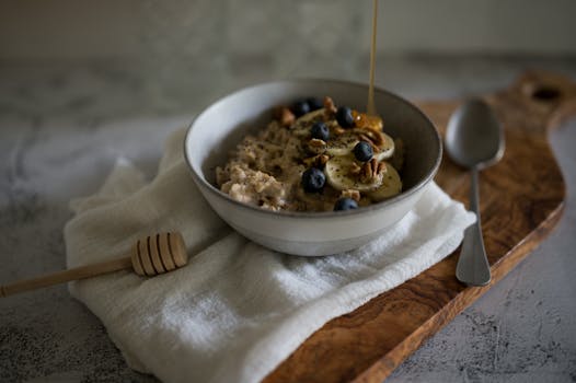 healthy breakfast bowl with oatmeal and fruits